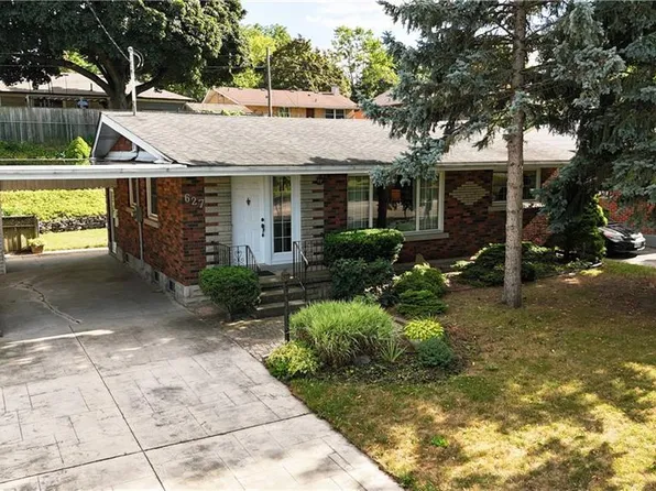 627 Krug St, Kitchener, ON N2B 1L9
