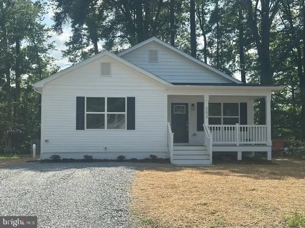 202 Circle Ln, Colonial Beach, VA 22443