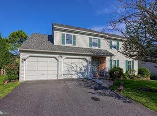824 Redwood Ave, Wyomissing, PA 19610