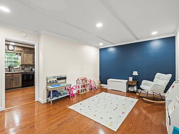5th image of 4705 Treemont Cir NE