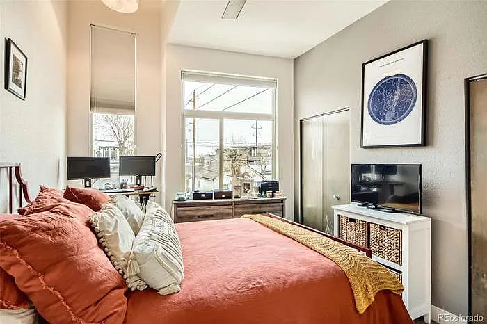 1020 W 37th Ave #1020 — Photo 12