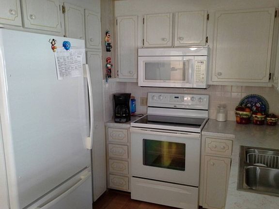 5th image of 189 Orange Manor Dr