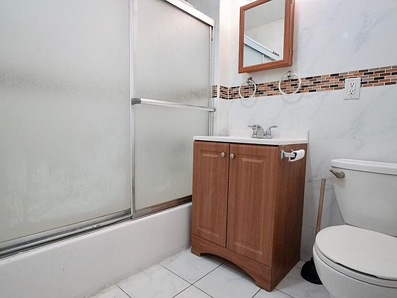 5th image of 4011A Bronxwood Ave #3