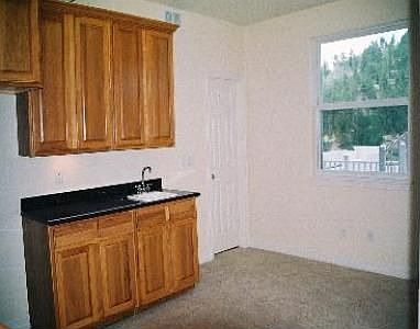 5th image of 684 Martin Dr