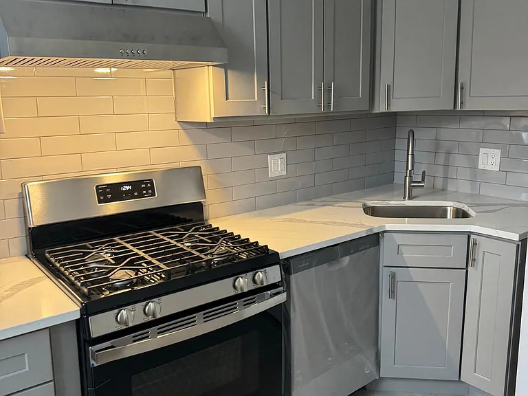 3416 Powelton Ave #2F — Photo 3