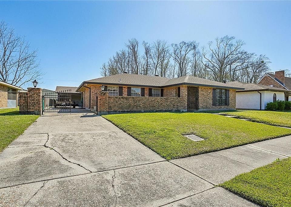 1st image of 2825 Villa Dr