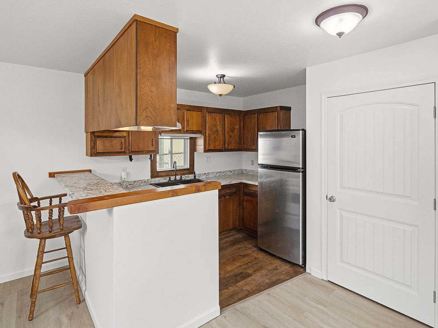 Studio, 300 sqft, $1,200 — Photo 4