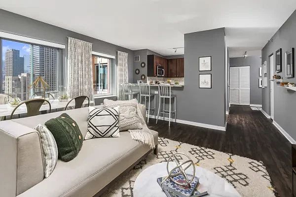 2nd image of 121.5 W Chestnut St #3