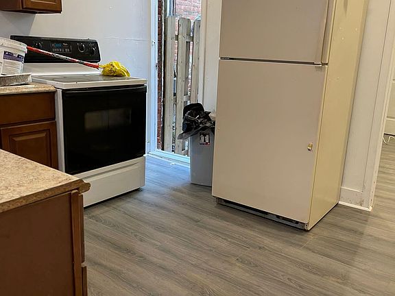 3rd image of 2105 E Monmouth St #1