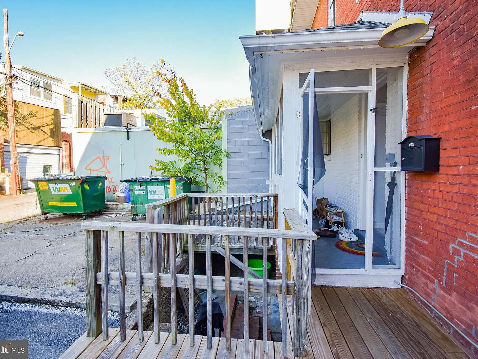 3 bed, 1.5 bath, 1818 sqft, $4,500 — Photo 3