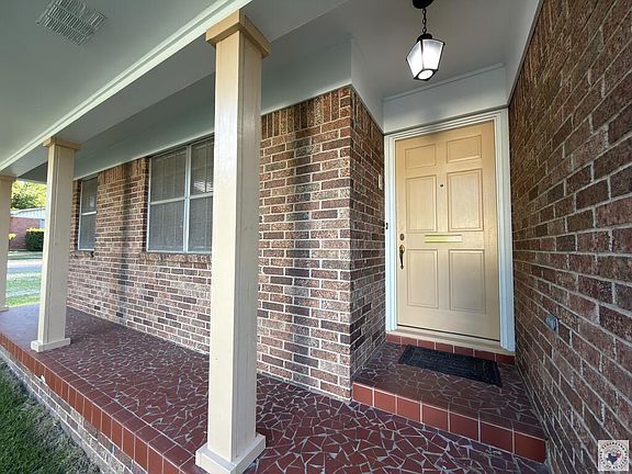 3rd image of 1801 Senator St