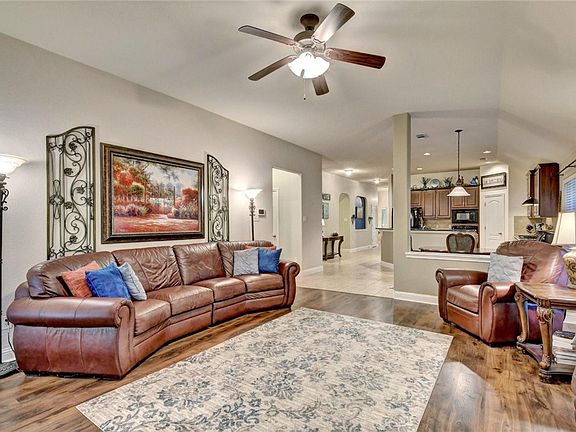 3rd image of 1606 Avondale Dr