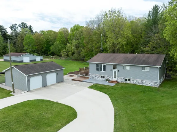 7150 E Edgar Rd, Vestaburg, MI 48891