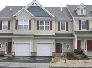 4 Oxford Rd, Manalapan, NJ 07726