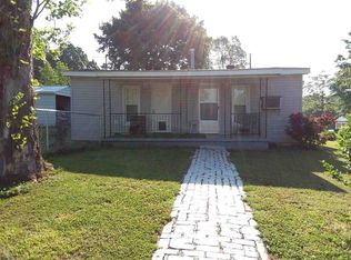 940 High St, Hollow Rock, TN 38342