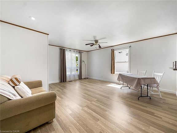 5th image of 84 Carleton St