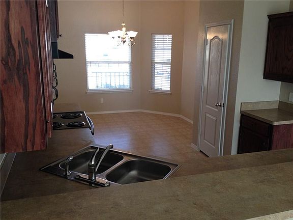 5th image of 1221 Saltgrass Dr