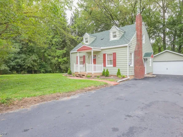 261 Oakwood St, Elyria, OH 44035