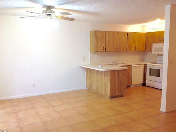 4th image of 4025 Sandlewood Ln APT 1