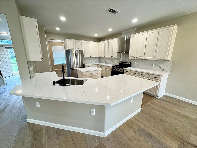 16519 Village View Trl — Photo 3