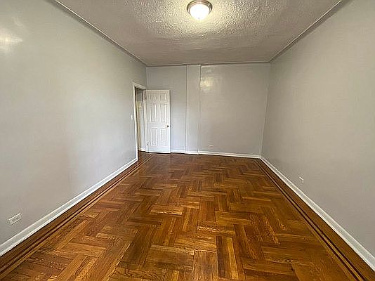 2nd image of 605 W 196th St #4E