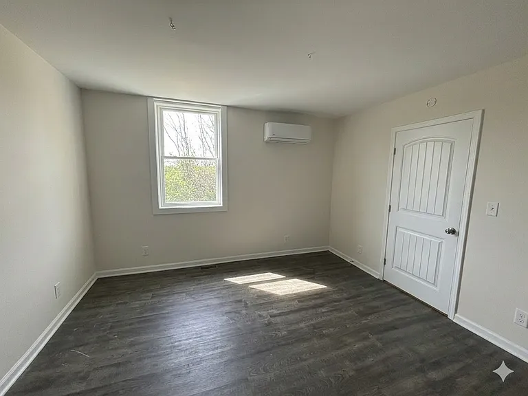 2718 Oakwood Ave — Photo 8