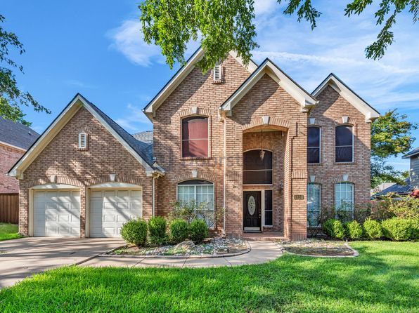 1924 Waterford Dr