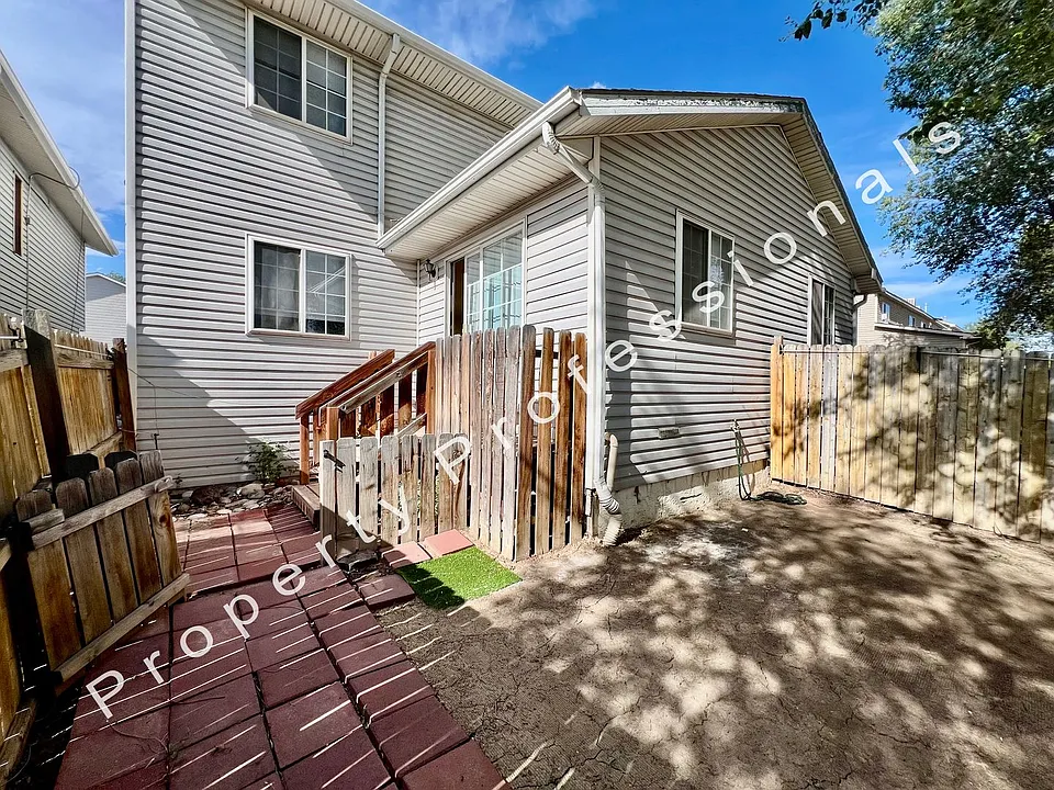 1015 Domelby Ct