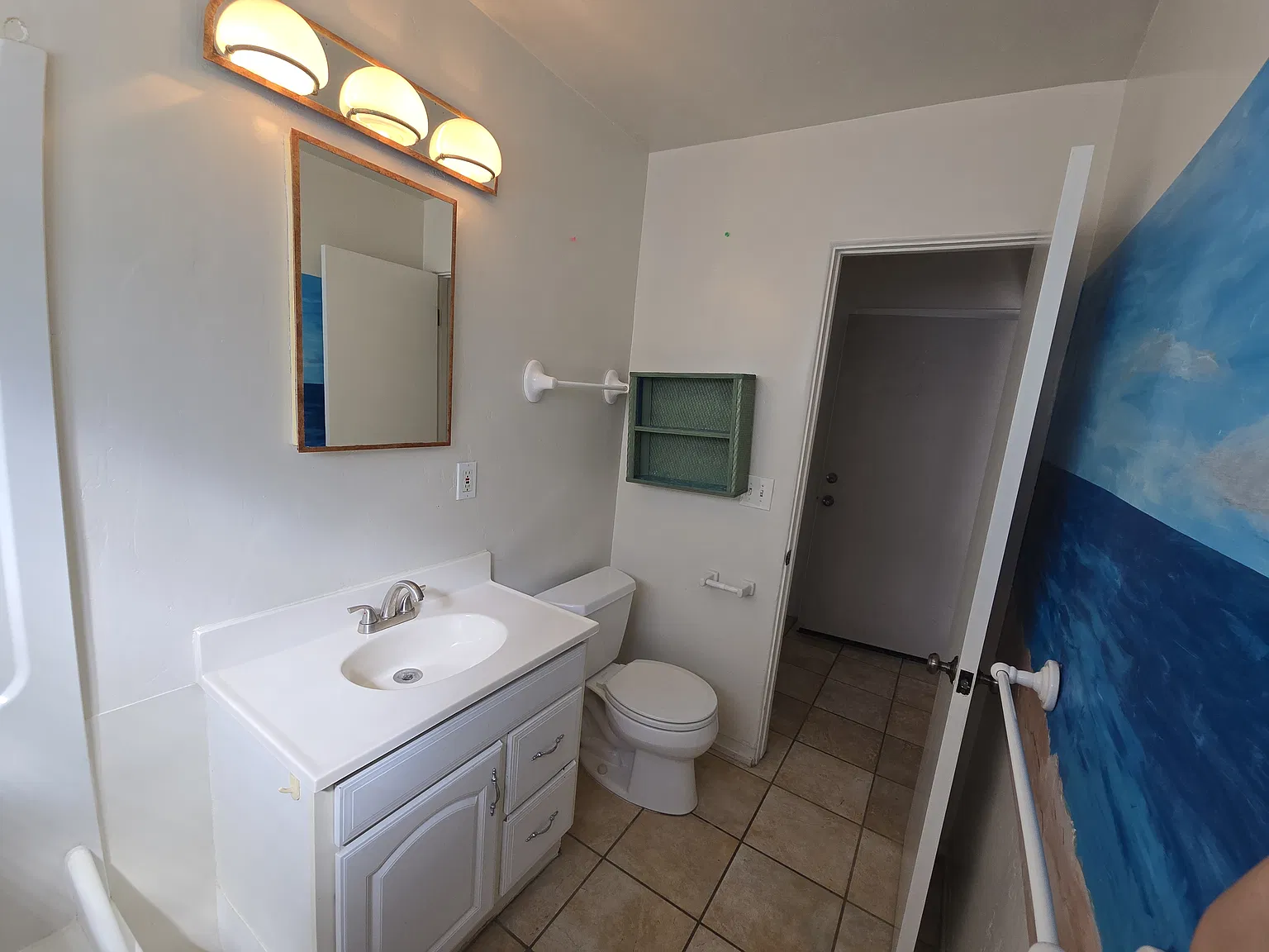 2 bed, 800 sqft, $4,200 — Photo 3