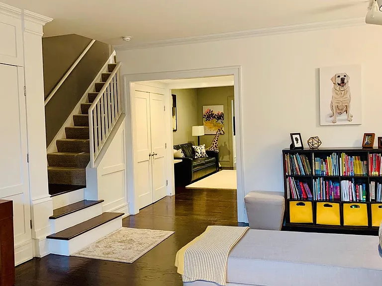 323 Pine St #1F — Photo 3