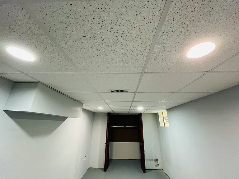 703 Laura St — Photo 18