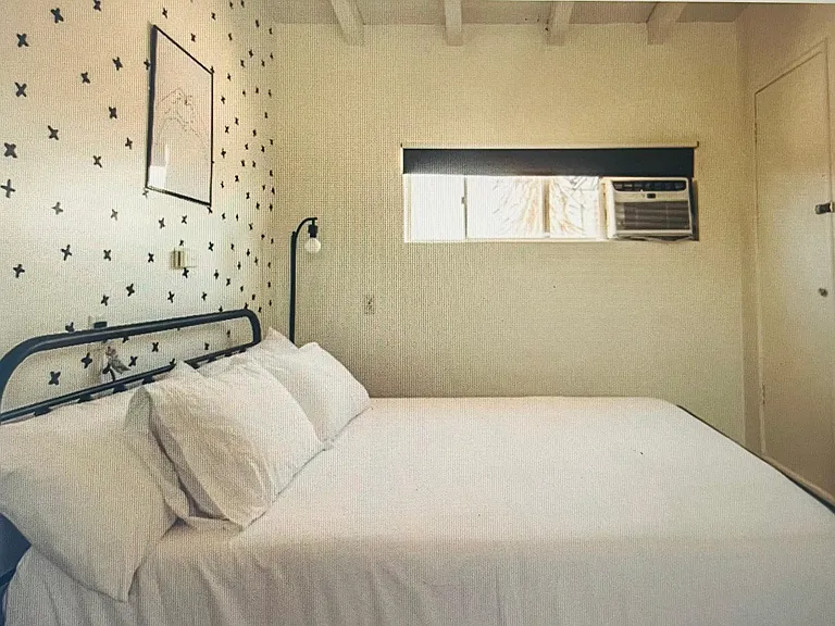 Spacious bedroom.