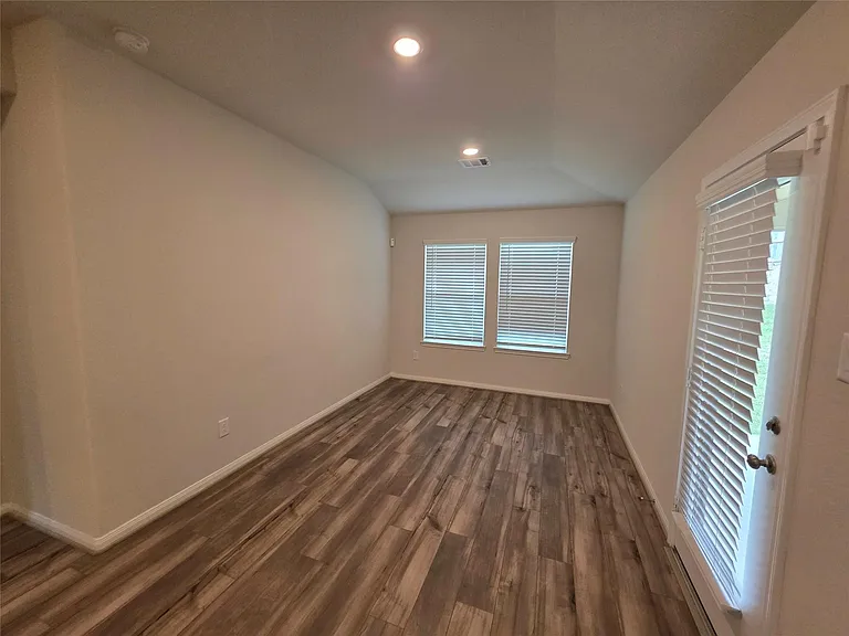 229 Cresta Cove Ct — Photo 17