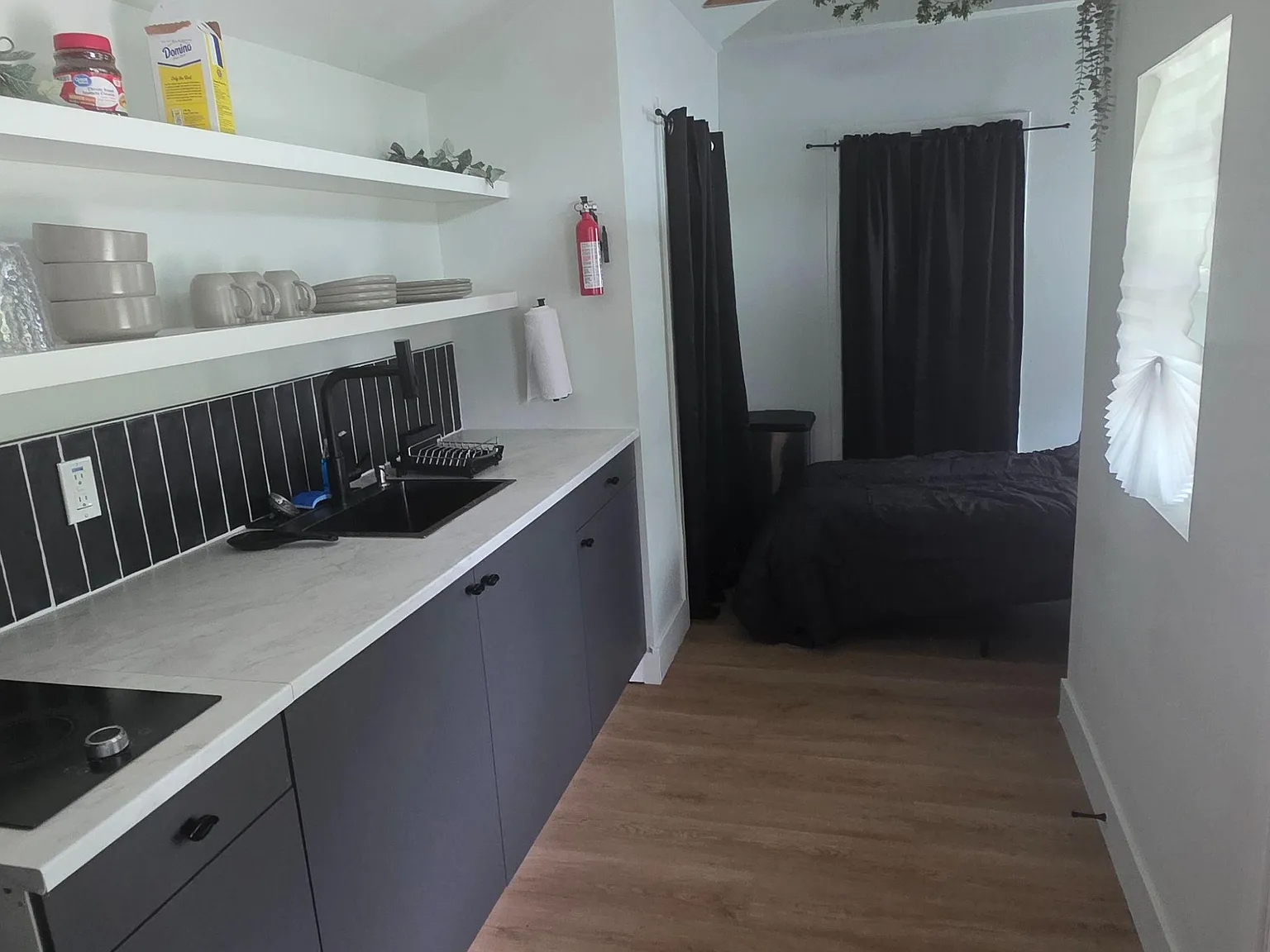1 bed, 1.0 bath, 400 sqft, $1,373 — Photo 4