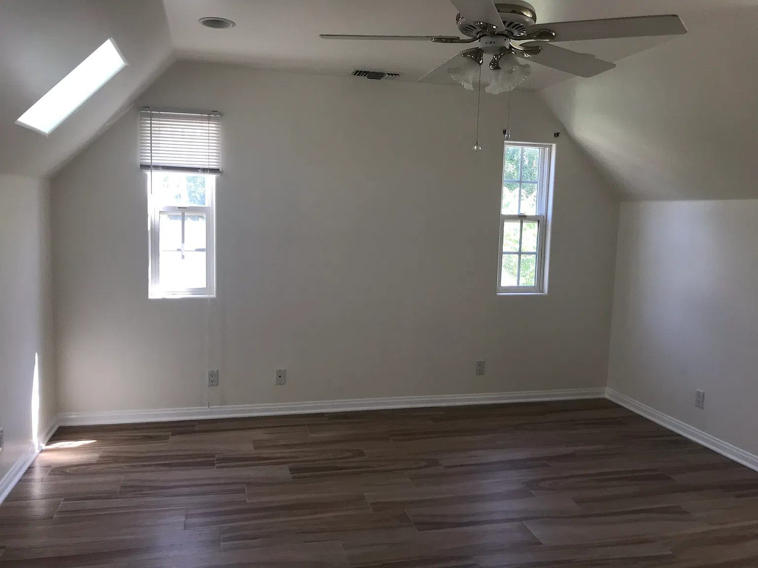 1 bed, 1000 sqft, $2,100 — Photo 2