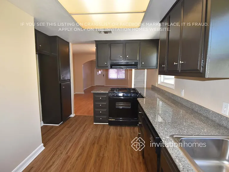 1446 N Euclid Ave — Photo 7