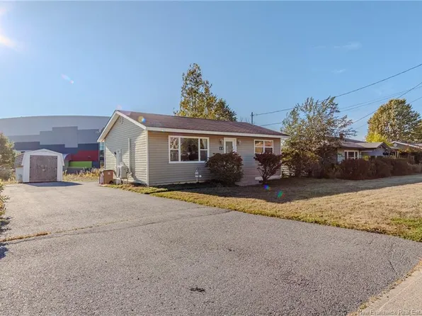 11 Braemar Dr, Saint John, NB E2J 2T5