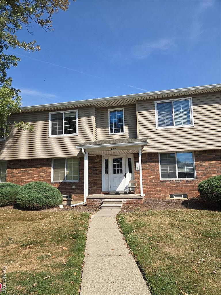 1160 Catalpa Dr Apt 207, Berkley, MI 48072