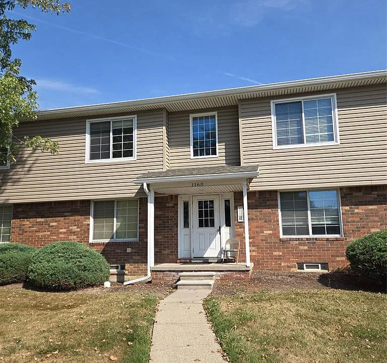 1160 Catalpa Dr #207