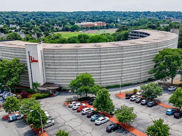 200 Swanton St APT 640, Winchester, MA 01890