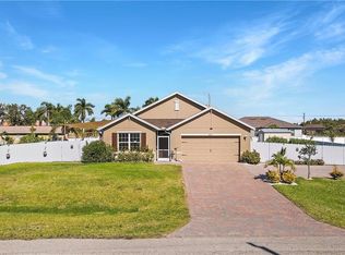 209 NW 10th Ter, Cape Coral, FL 33993