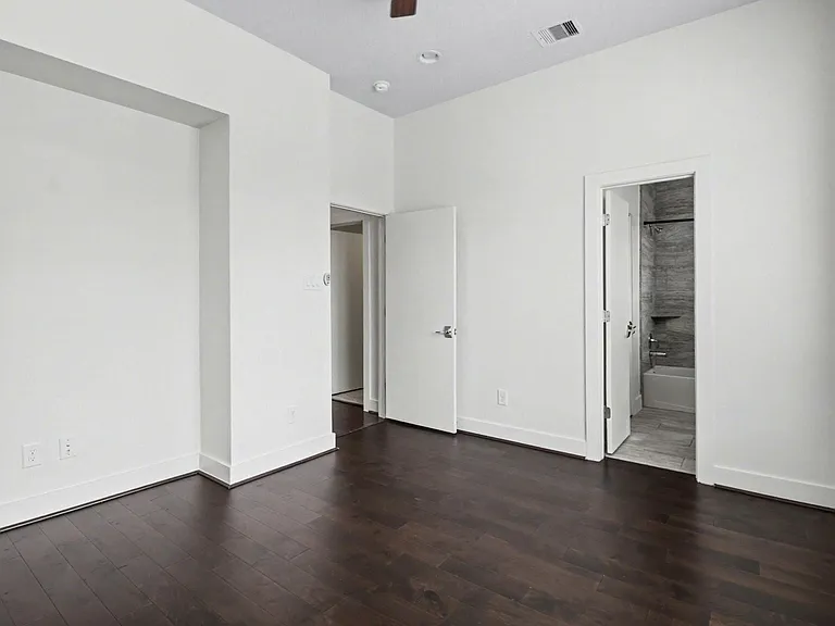 715 Hartman St — Photo 23