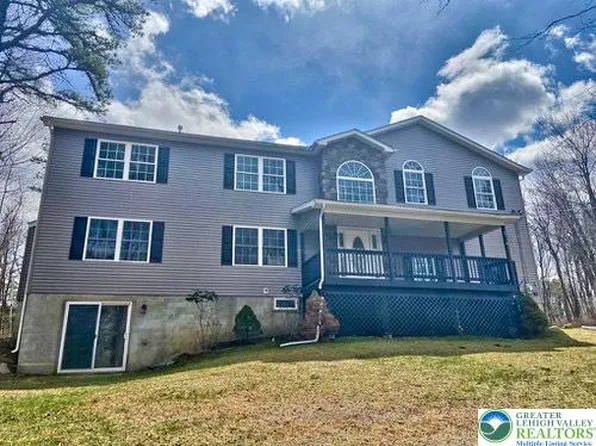 1214 Clover Rd, Long Pond, PA 18334