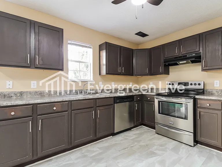 4 Fox Manor Ct — Photo 4