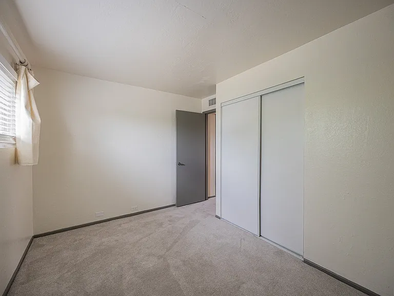 4710 N 10th Pl — Photo 17
