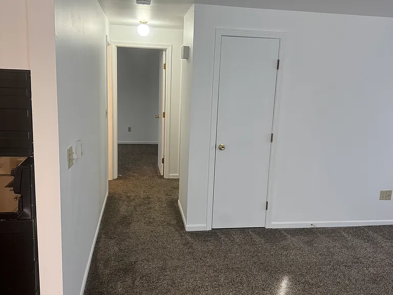 390 W John Casey Rd #3 — Photo 3