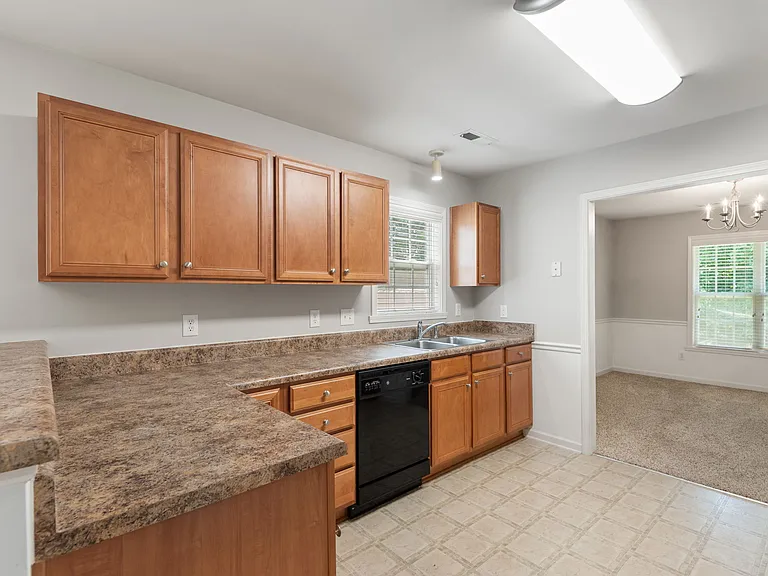 1908 Longburn Dr — Photo 5