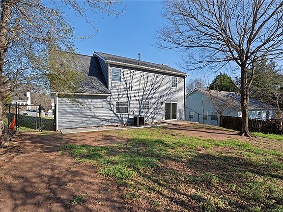 2nd image of 1629 Sweetgum Hl