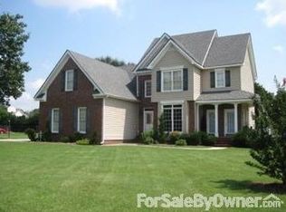106 Queensbury Ct, Dunn, NC 28334