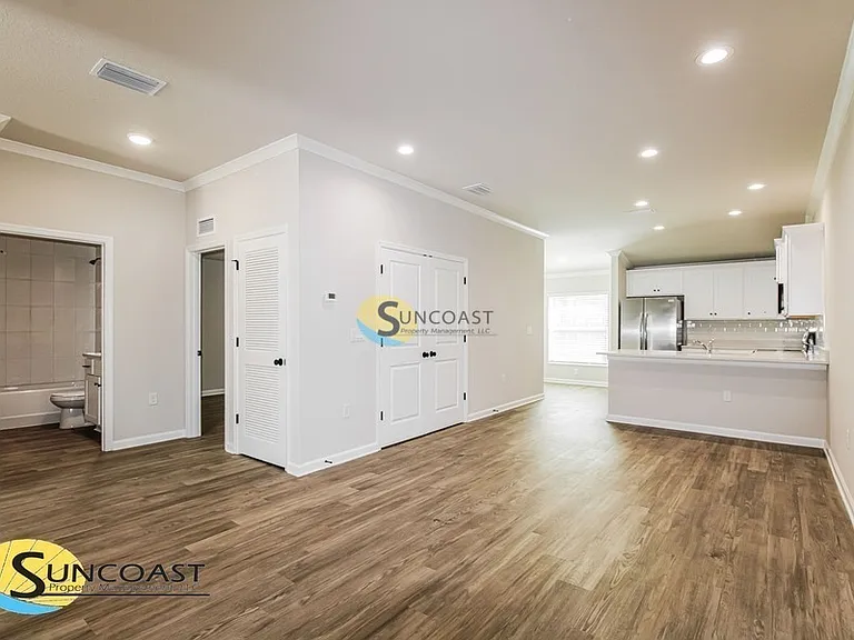 5953 W Oak Park Blvd — Photo 5
